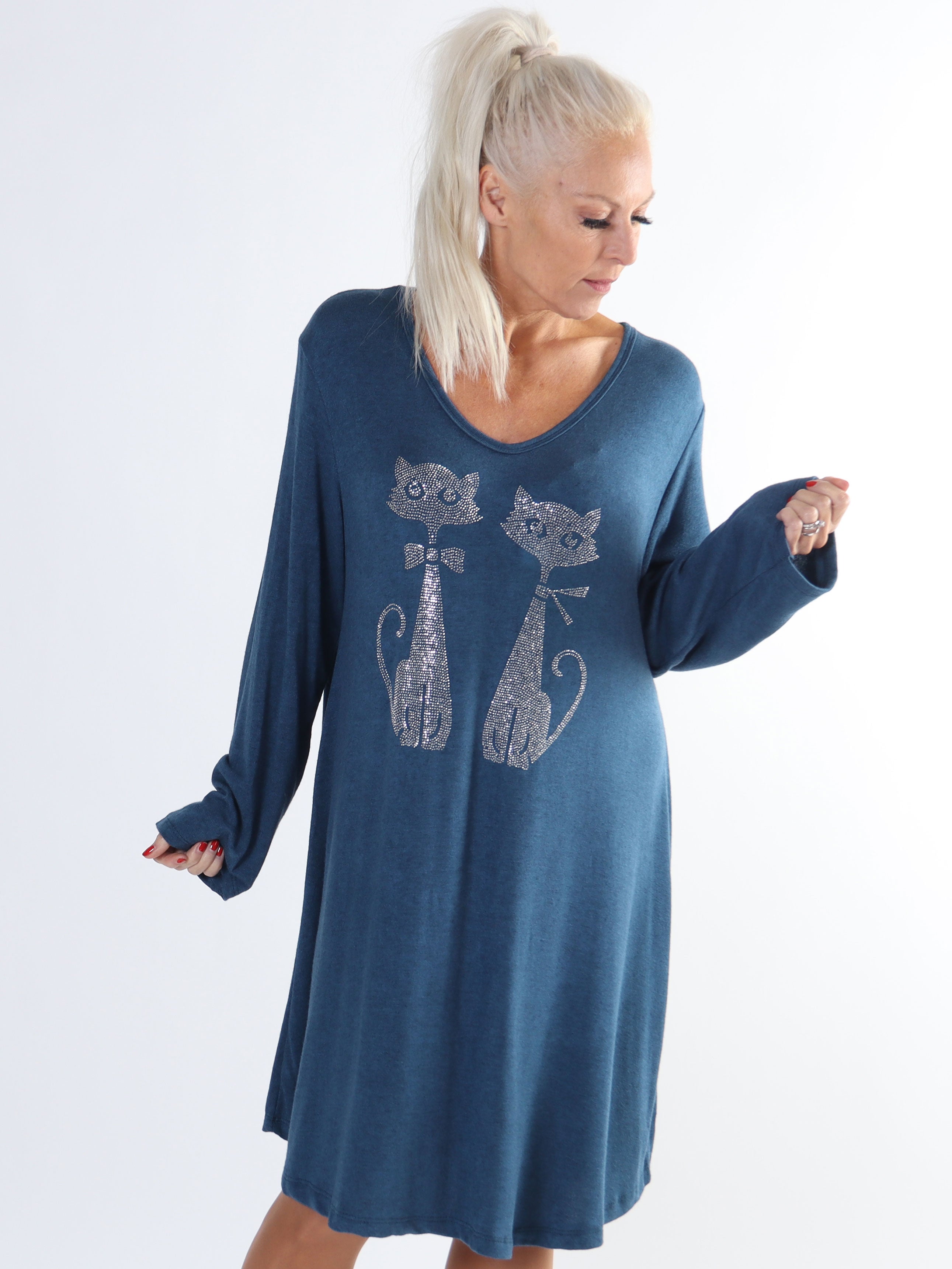 Talia - Plus size kjole i viskose med kattemotiv af similisten